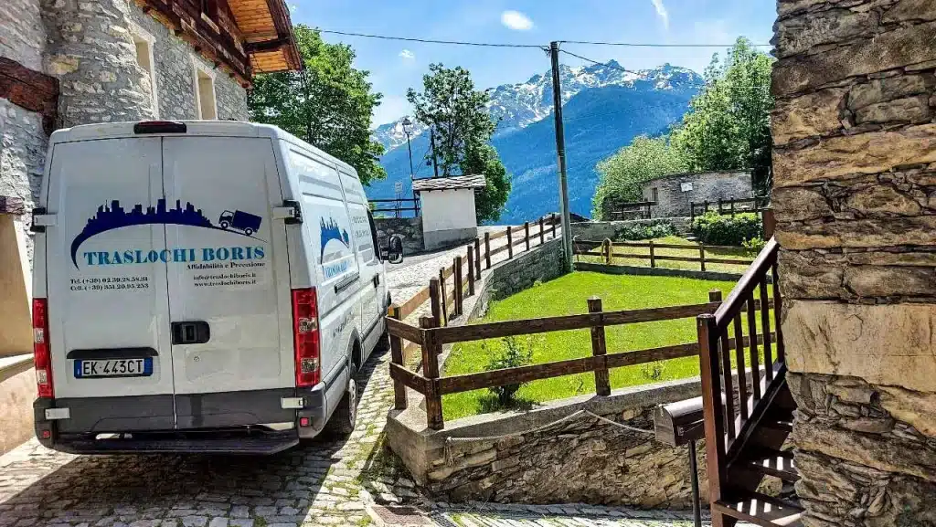 Furgone di Traslochi Boris durante un trasloco economico a Milano